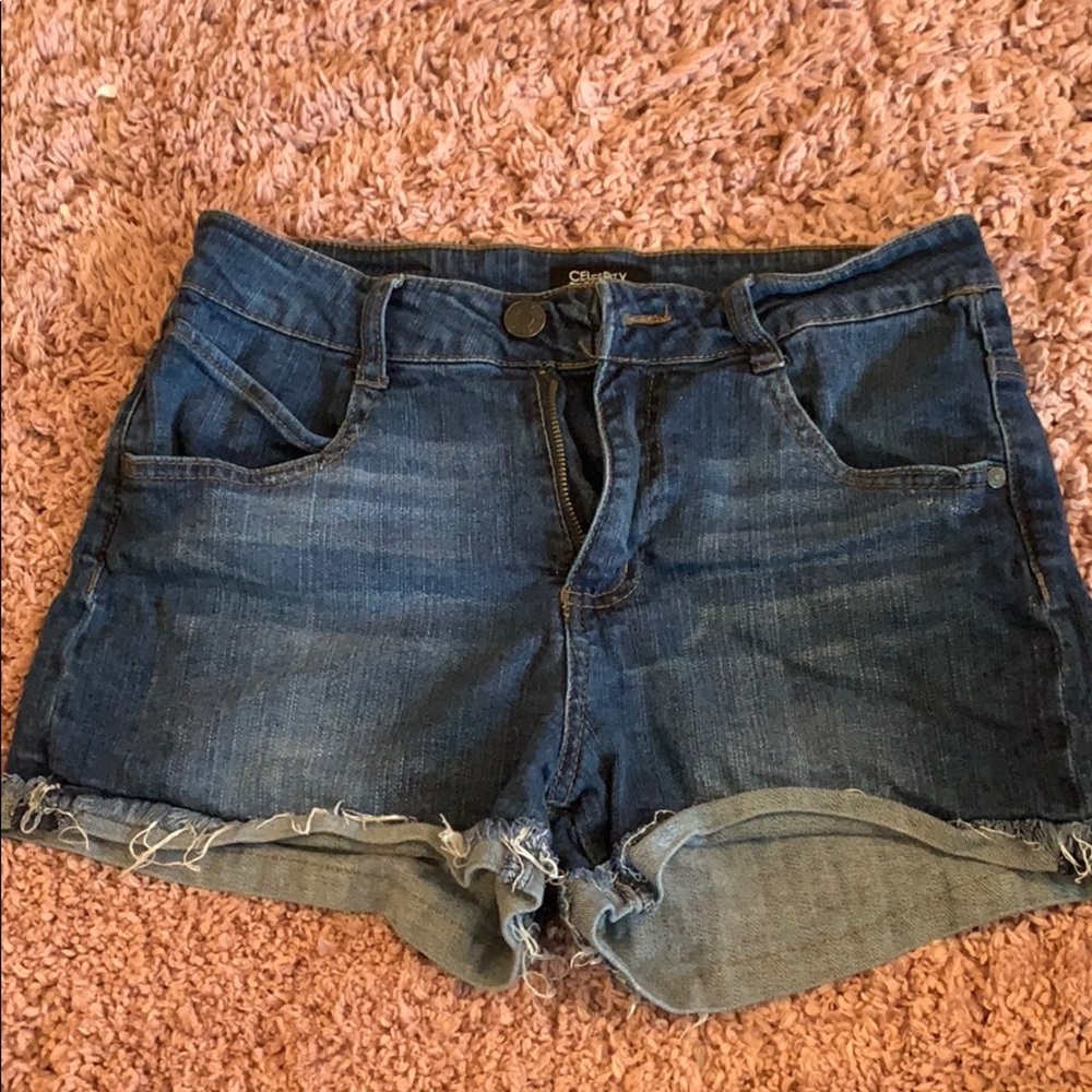Celebrity pink jeans shorts
